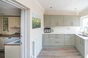 KITCHEN- click for photo gallery